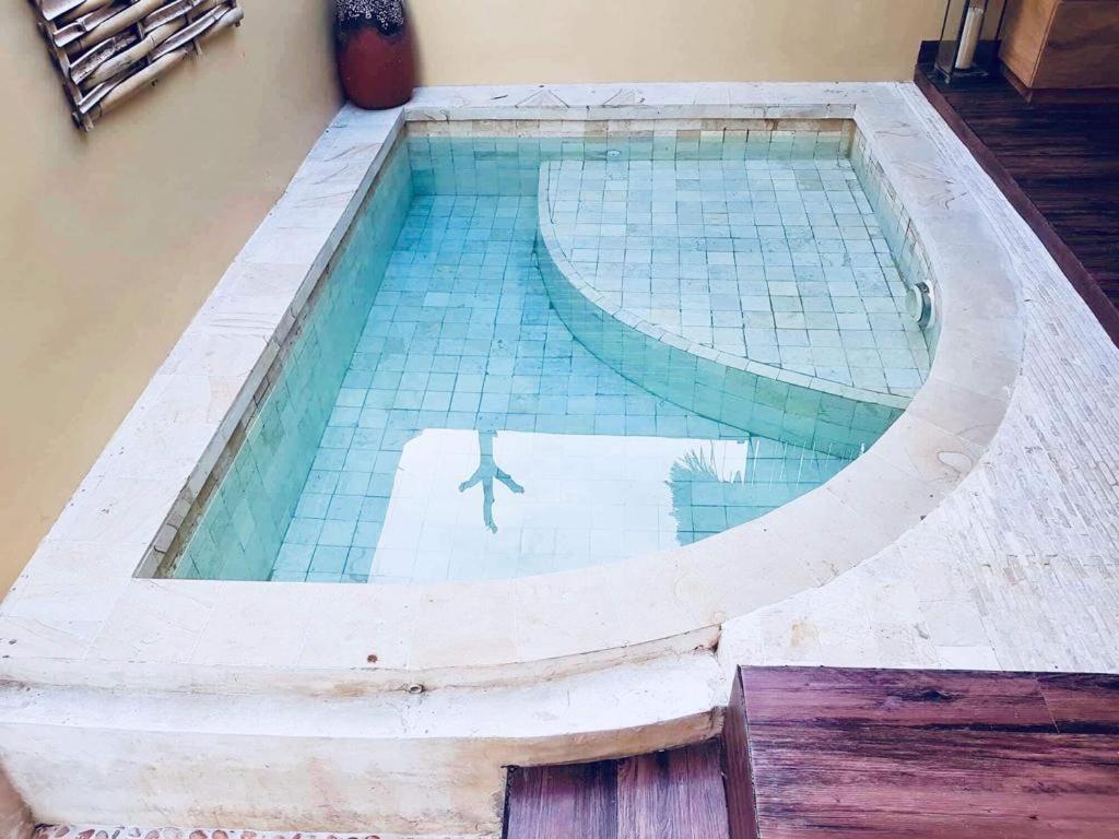 Villa Sentosa, Cheerful 3-Bedroom Villa With Pool Gili Trawangan Kültér fotó