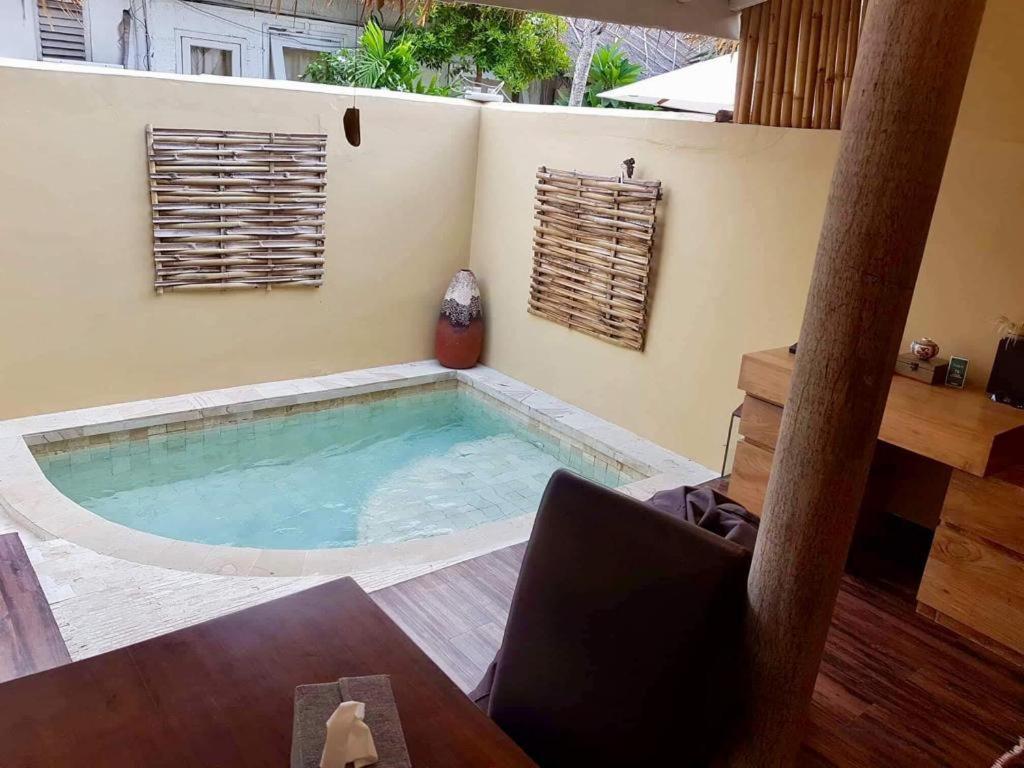 Villa Sentosa, Cheerful 3-Bedroom Villa With Pool Gili Trawangan Kültér fotó